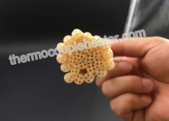 Alto alúmina 99,5% aisladores de cerámica del termopar AL2O3 con la base cuatro